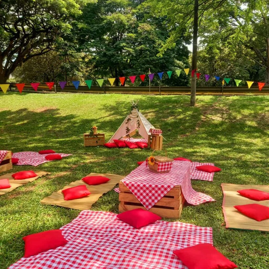 Picnic estilo clásico en el parque de l amor - Cali - para un evento empresarial