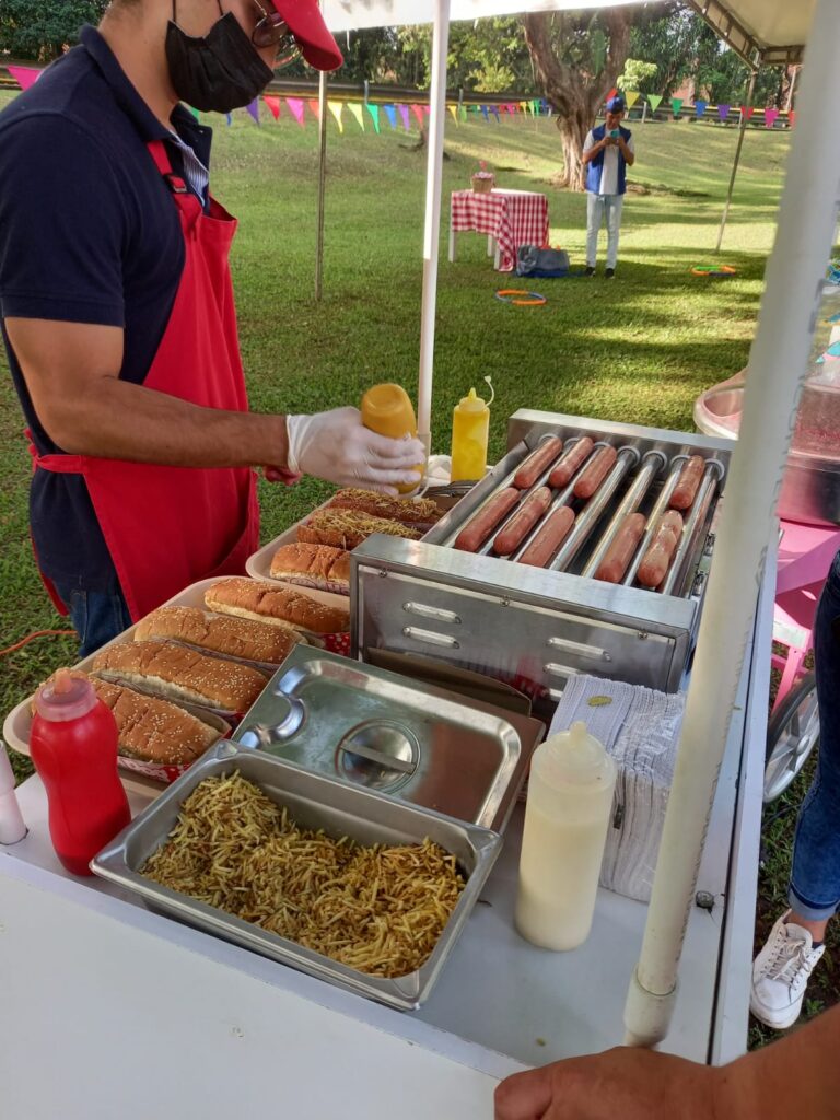 Servicio de preparación de Hotdogs en vivo